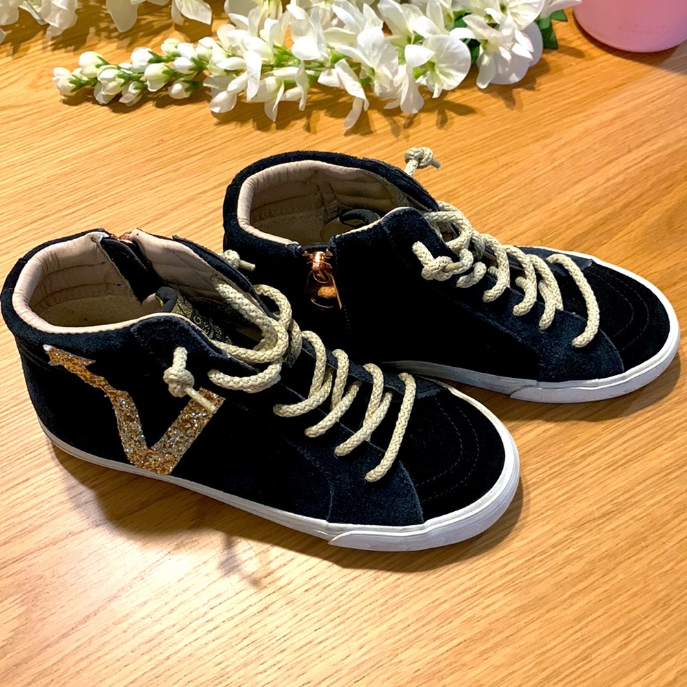 Vintage Havana Lockwood high top black sneakers